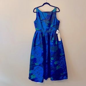 Adrianna Papell boatneck sleeveless dress